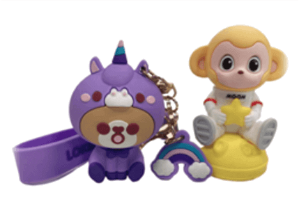 帶有猴子和獨角獸的紫色鑰匙鏈。