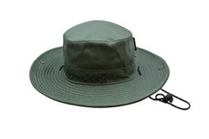 一頂綠色的帽子，側面有一個鉤子。