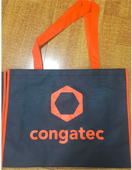 帶有 congatec 字樣的手提購物袋。