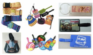 各種行李標籤，上面有不同的字元。